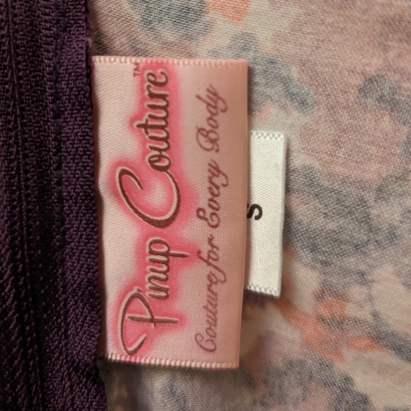 PINUP COUTURE Floral long sleeve midi dress heart neckline and gathered detail - Picture 10 of 16